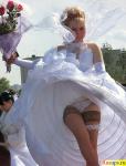 Под юбкой у невест на свадьбе